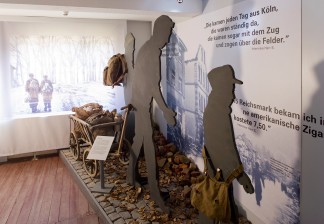 Flüchtlingssituation in der Ausstellung 'Jahre der Not'