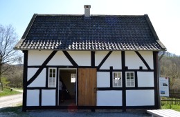 Eingangsbereich des Kleinstwohnhauses Hilden 