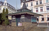 Der Kiosk am Originalstandort, kurz vor dem Umzug ins LVR-Freilichtmuseum Lindlar