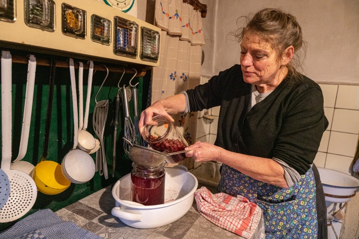 Die Hauswirtschafterin im Hof Peters